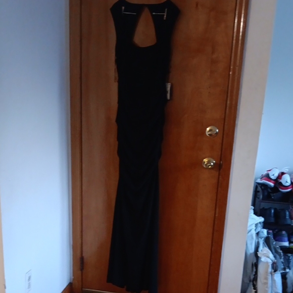 Adrianna Papell Dresses & Skirts - Adrianna Papell Black Sleeveless Evening Gown Size 6 NWT